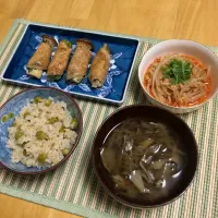 Snapdishの料理写真:肉巻き、もやしピリ辛おつまみ、豆ご飯|のんさん