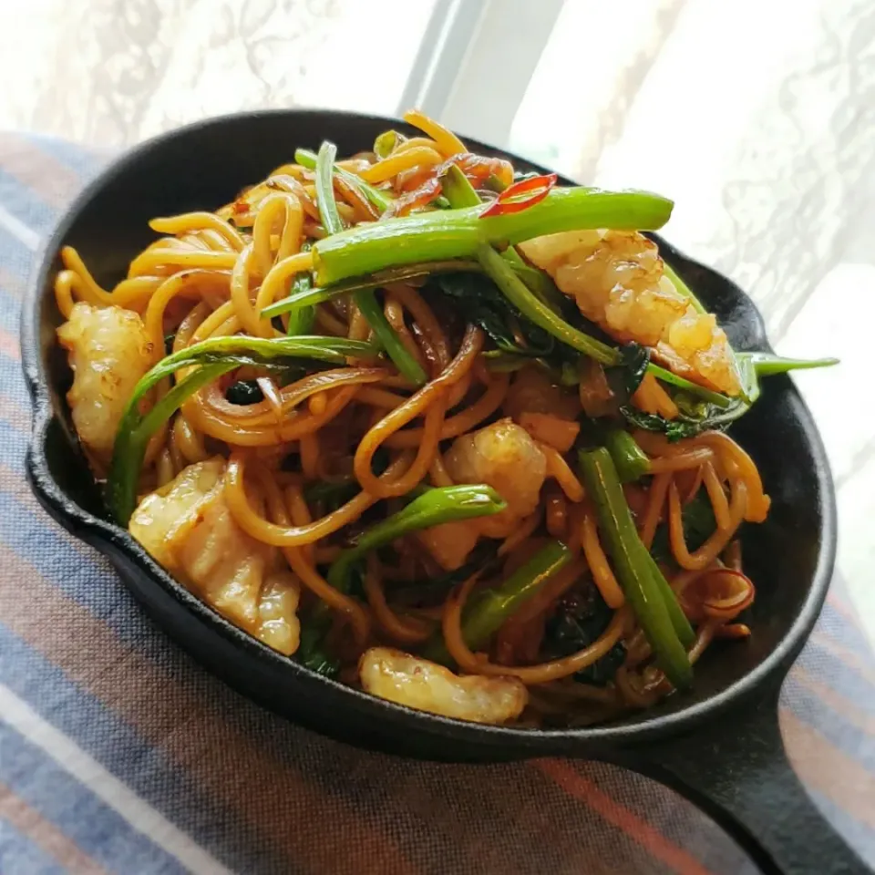 ホルモンと空芯菜の焼きそば|mi_neneco♪さん