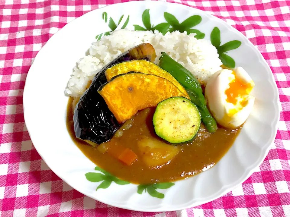 じゃがいもゴロゴロ夏野菜カレー|sarada.makiさん