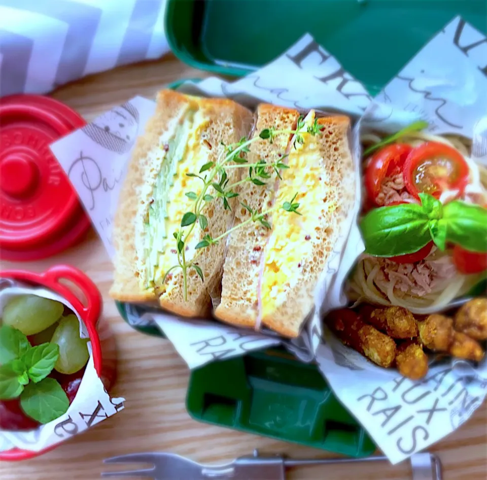 糖質ひかえめブレッドでたまごサンド🍞ツナとトマトの冷製パスタ🍅🍃とカレー味のごぼうの唐揚げ弁当🍱|Naoさん