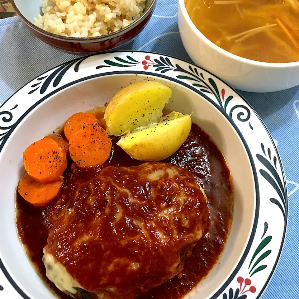 Pork cheese  hamburger steak and  Tom Yang Kun soup and brown rice|KanaMaxさん