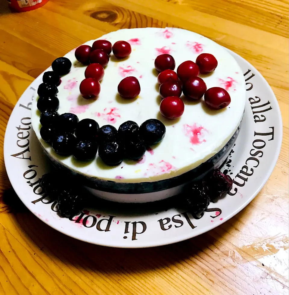 自分で作ったチーズケーキ🎂だよ。どうぞ🥰🥰🥰|Ha Kim Truc Quanさん