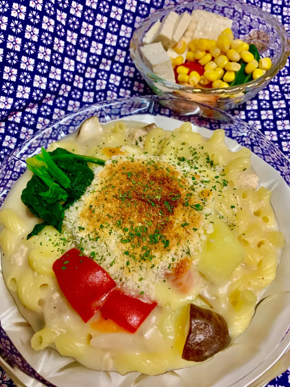 Snapdishの料理写真:グラタンと豆腐サラダ🥗|ゆきりんさん