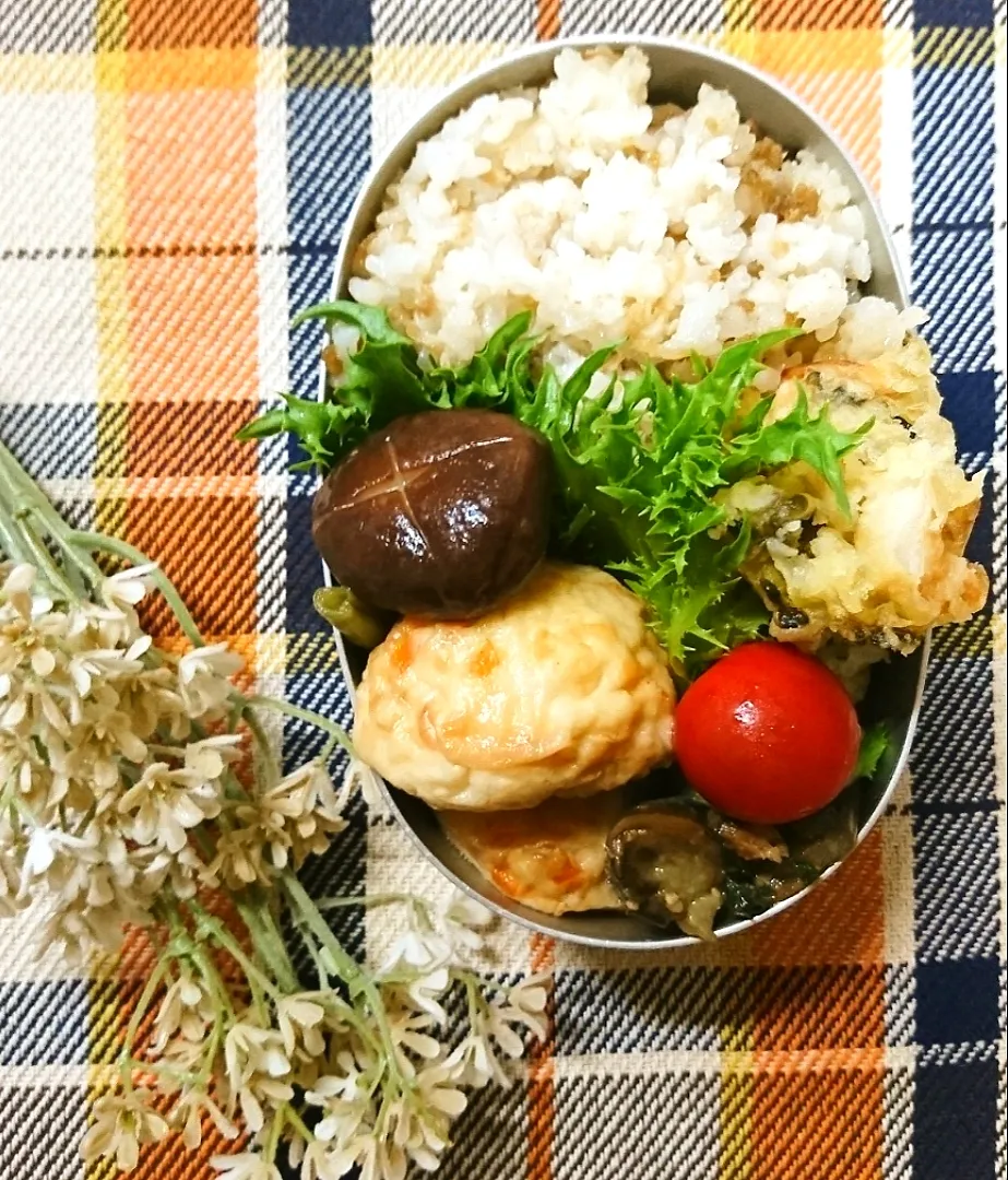 豚ひき肉えのき炊き込みごはん😋|fumiさん