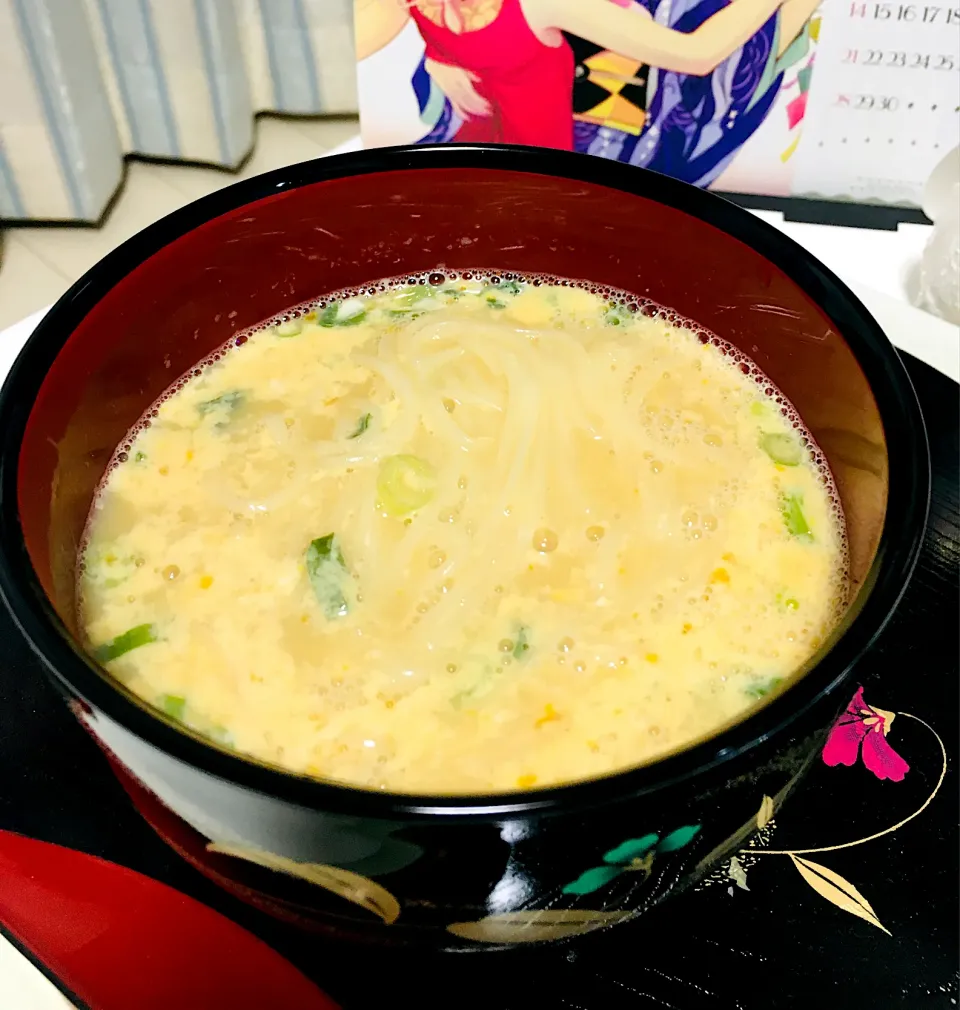 今夜のしめ ふわとろ🐣たまごﾁｬﾝのにゅうめん😍😍|とらさん