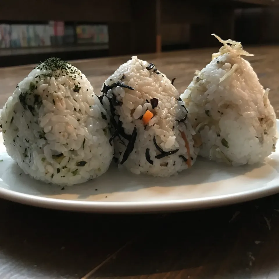 おむすび三種🍙　#コズムスビ|koji toyodaさん