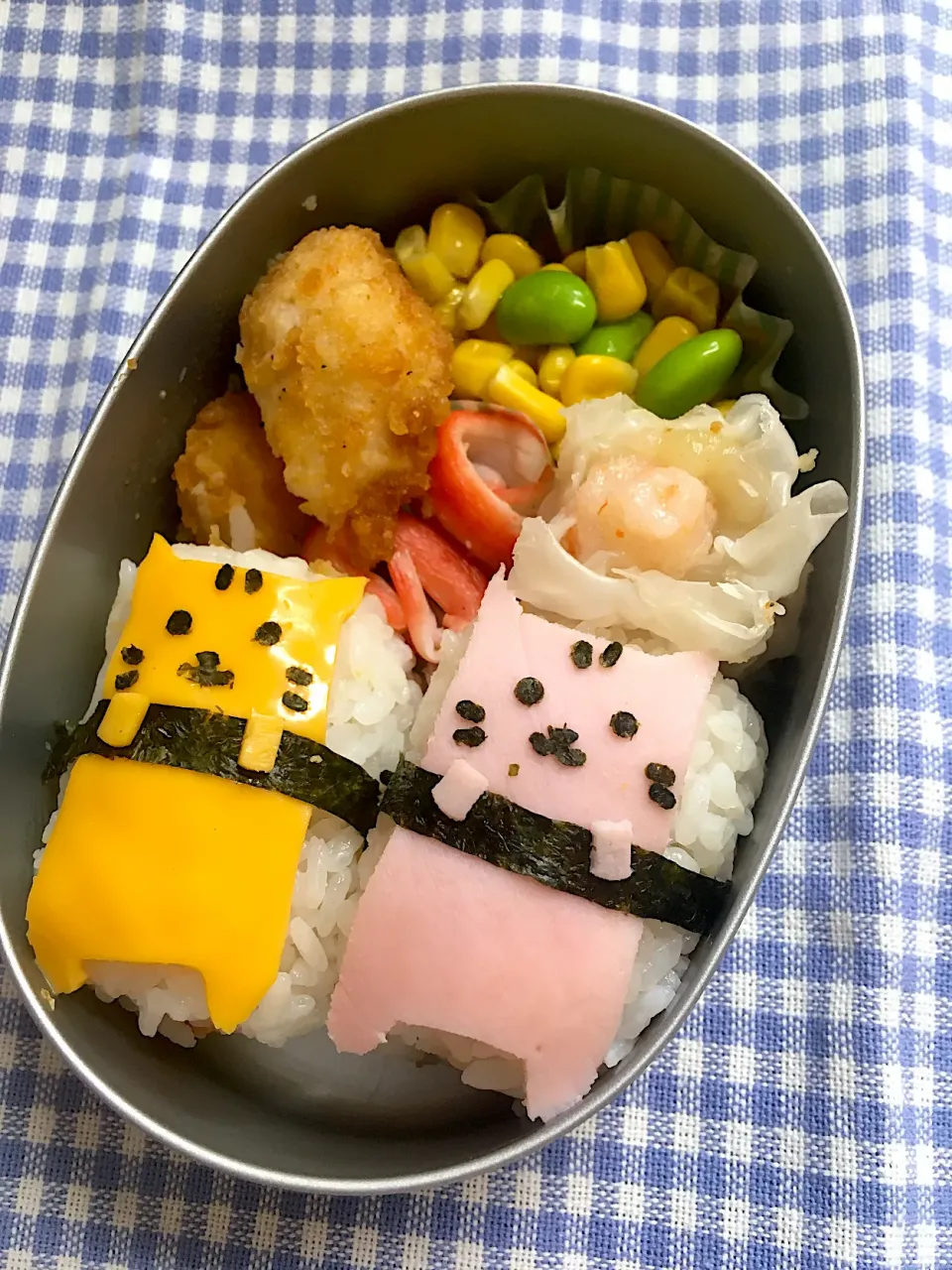 Snapdishの料理写真:ネコちゃん俵おにぎりお弁当|ラビットさん