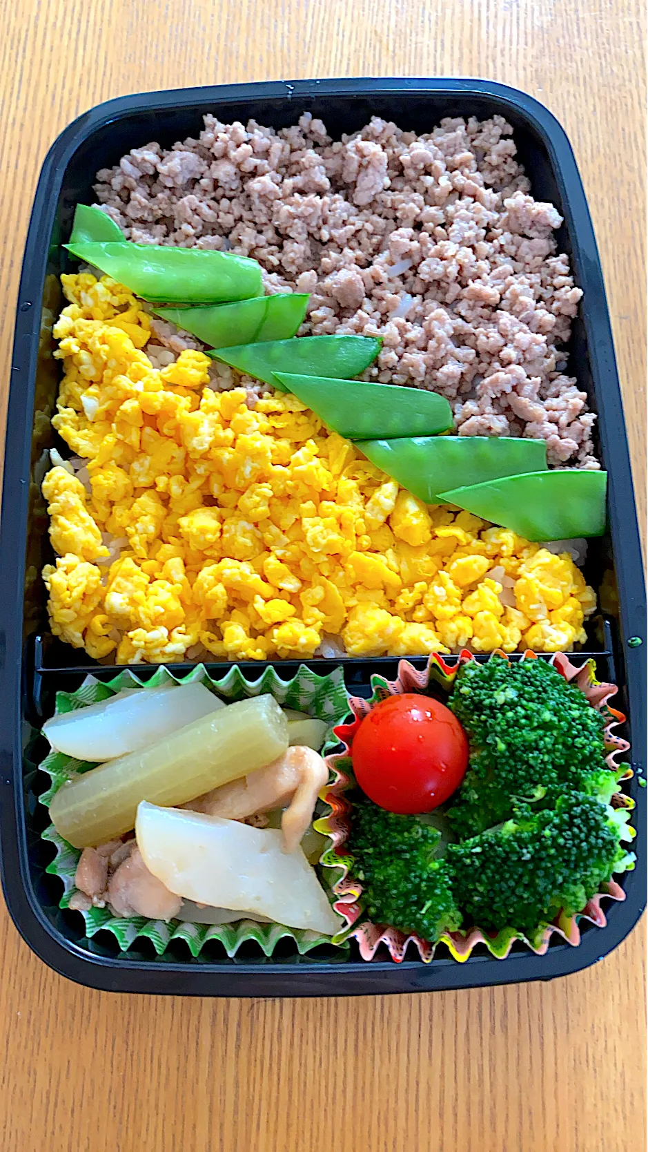 Snapdishの料理写真:息子弁当　　そぼろ|maaakiiiさん