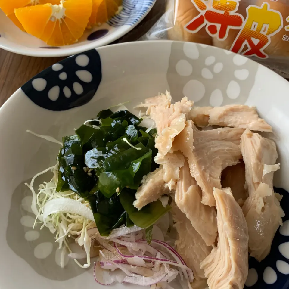 Snapdishの料理写真:6月11日昼はサラダチキン🥗|とももさん