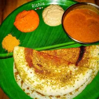 Snapdishの料理写真:Crispy dosa with piping hot sambar, coconut chutney, tomato chutney and idli podi|Richieさん