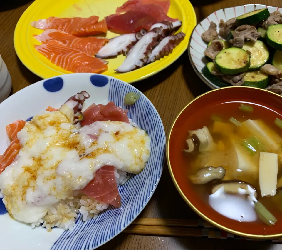 Snapdishの料理写真:6月11日夜はまぐとろ丼|とももさん