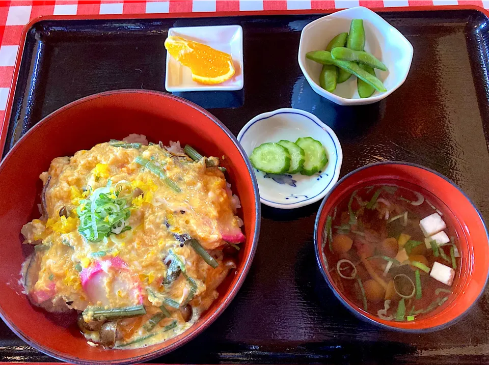 本日の賄い(6/12 やってみたかった山菜卵丼❤️)|かぴかぴさん