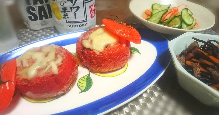 Snapdishの料理写真:トマト🍅のファルシ✴️
  ひじき煮物
  カニかま🦀 きゅうり🥒酢の物|びせんさん