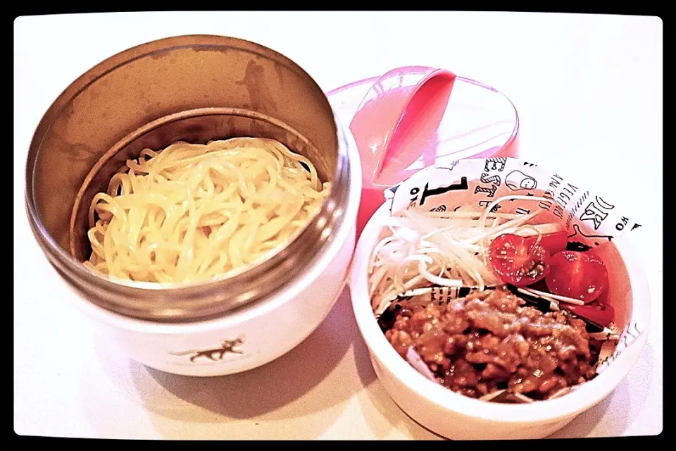 Snapdishの料理写真:特製肉味噌の冷ラーメン弁父（娘さん用）|えびフライさん