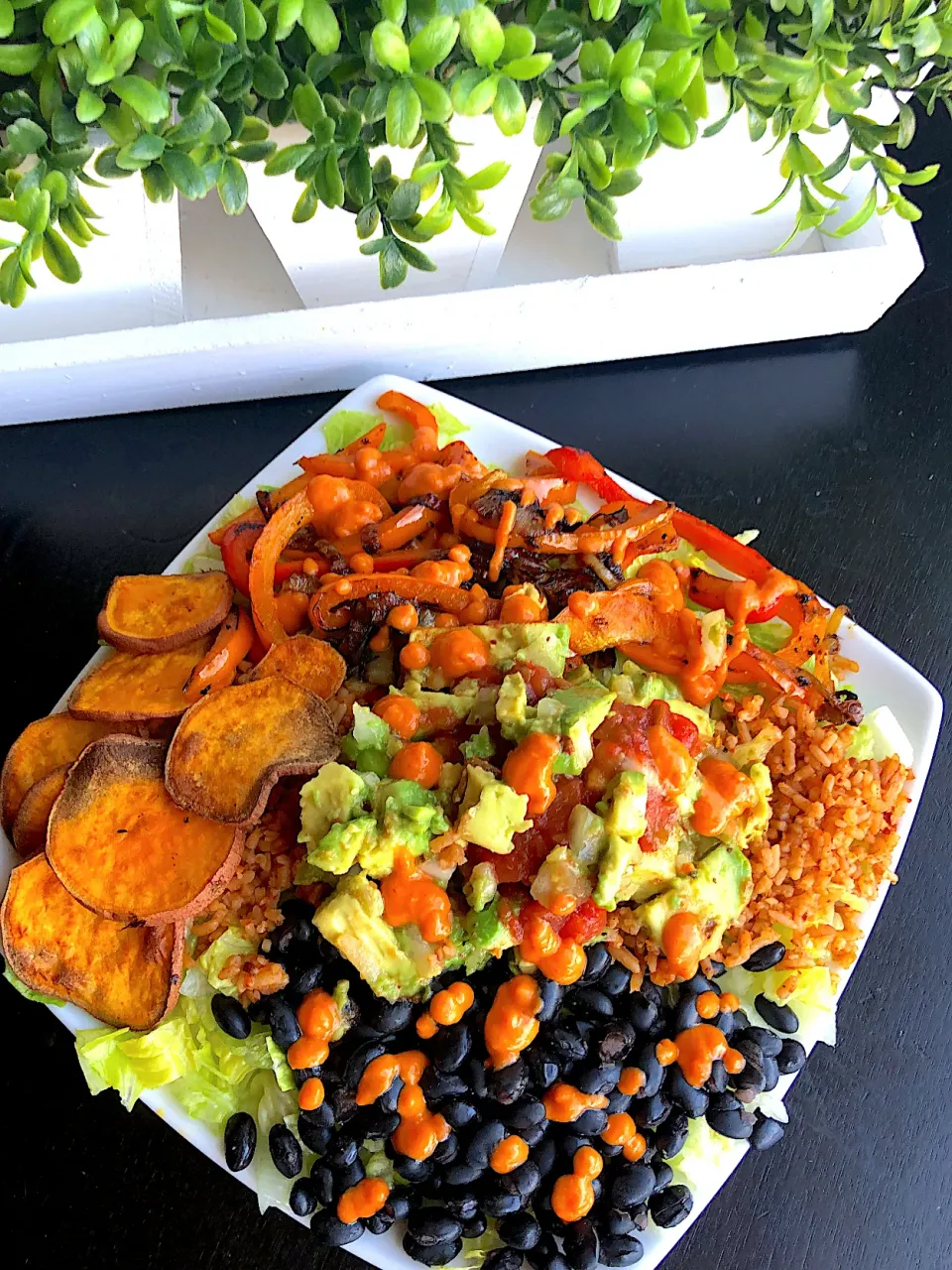 Sriracha burrito bowl|WholeLivingLargeさん