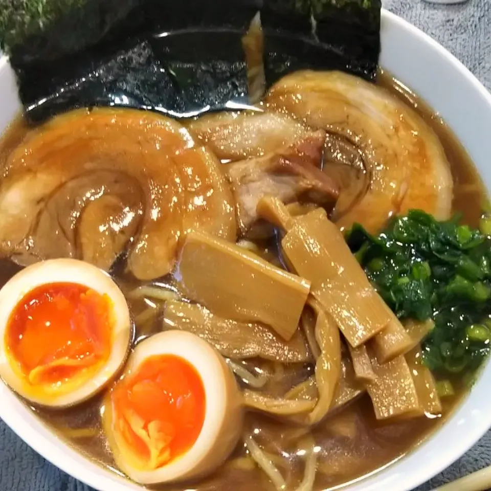 Snapdishの料理写真:手作りラーメン|ʚゆかりɞさん