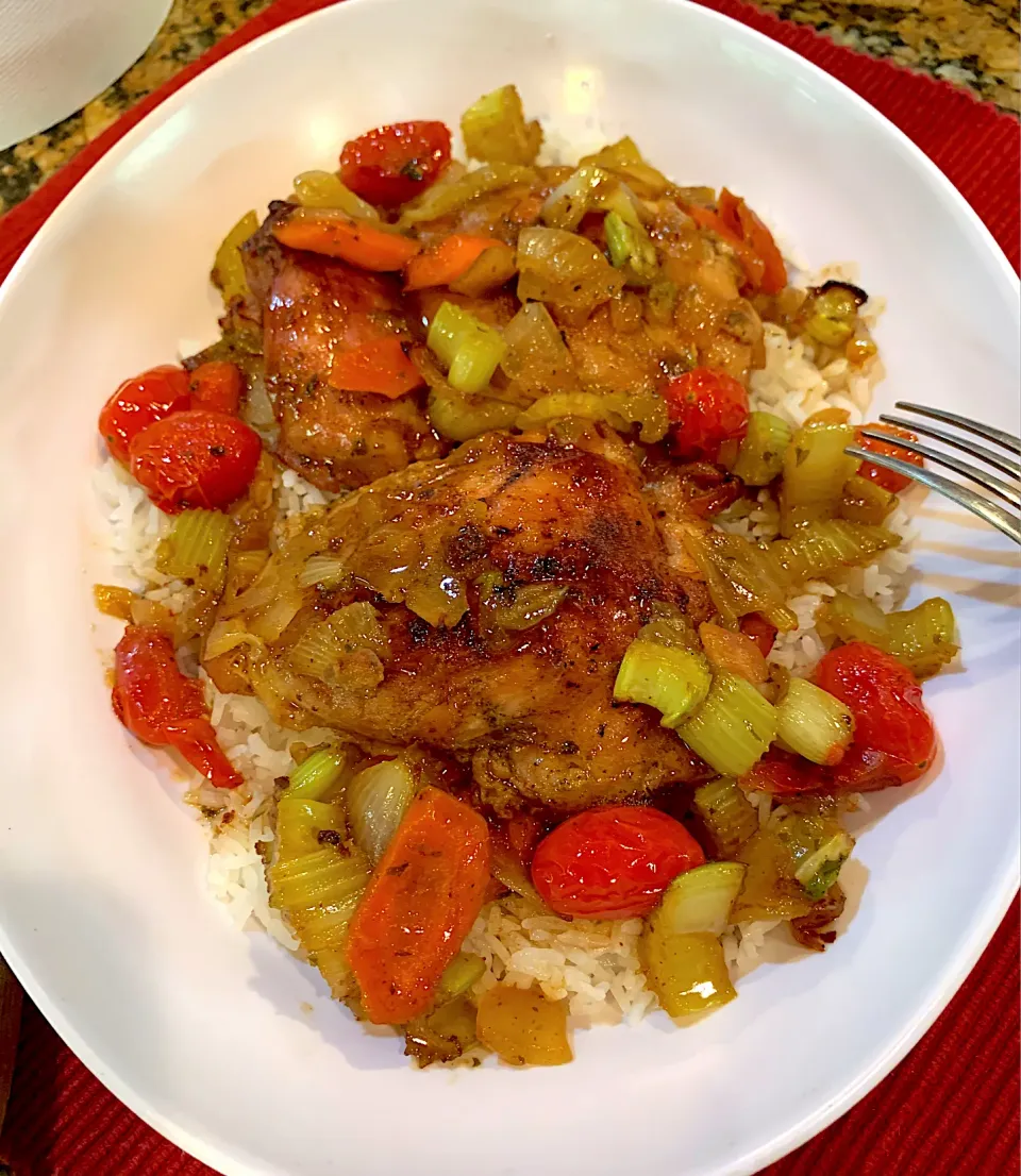 Moroccan Chicken Thighs Cooked in Skillet|Alma's Home Kitchenさん