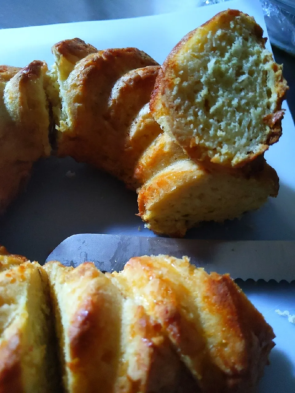 Cheesy Bundt Bread|Mama Munch's Kitchenさん