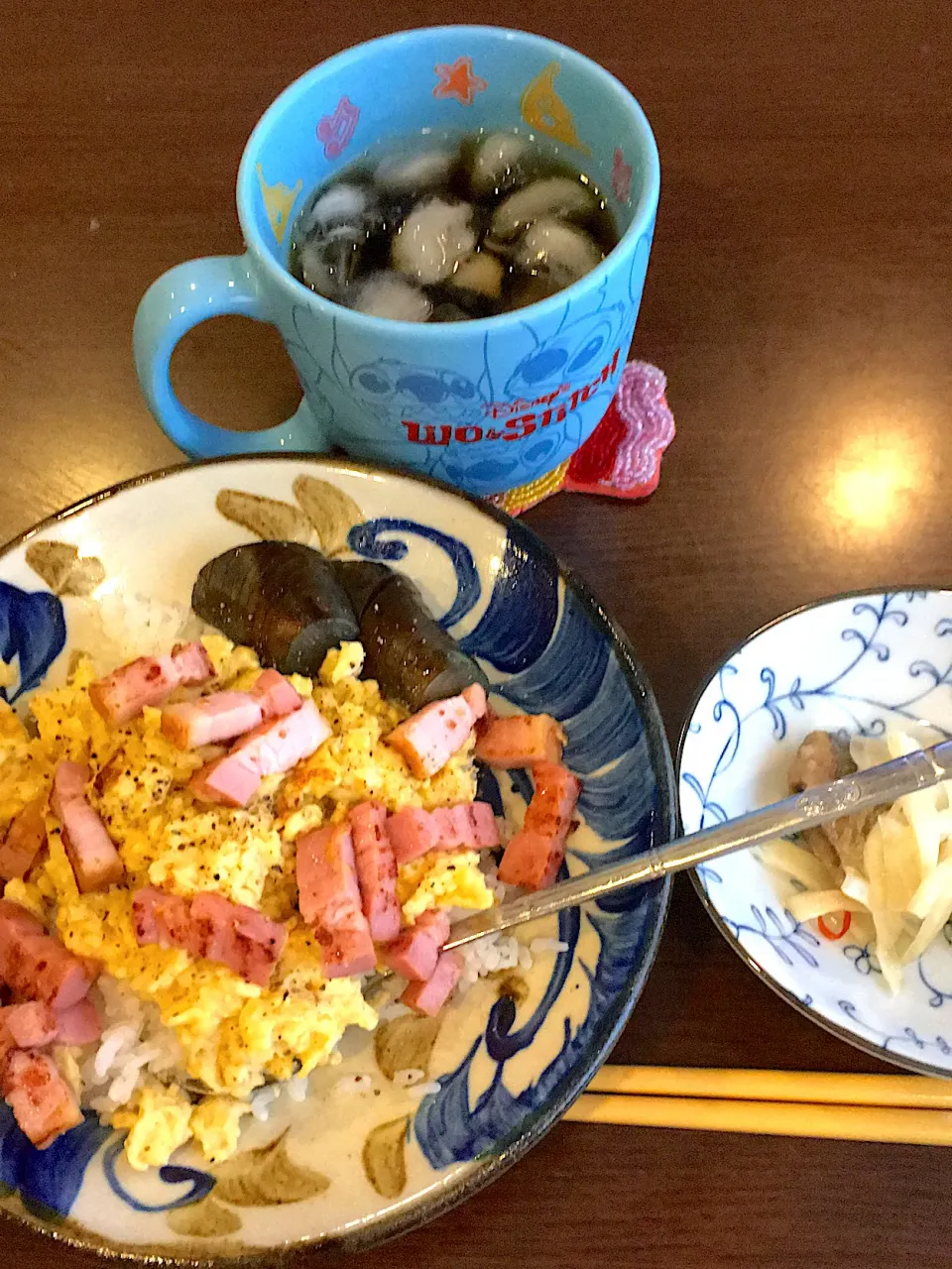 Snapdishの料理写真:ベーコンスクランブルエッグ丼|なつこいっきママさん