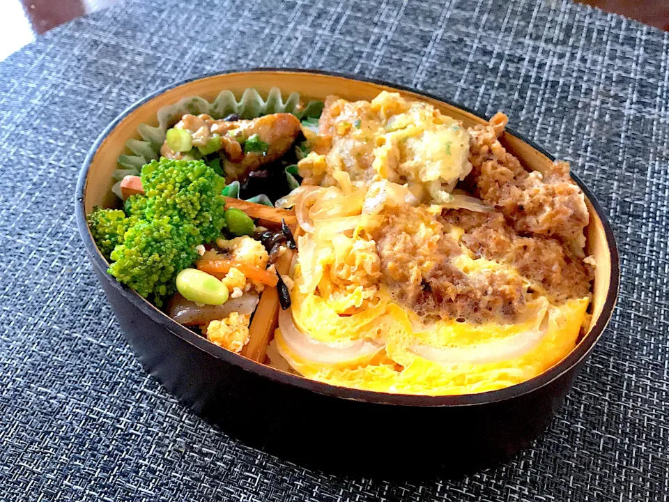 エビ玉とじ丼弁当|とみぃさん