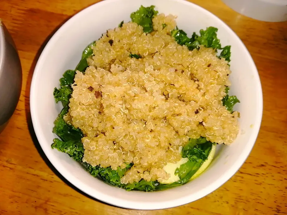 Snapdishの料理写真:Kale and quinoa salad|Deeさん