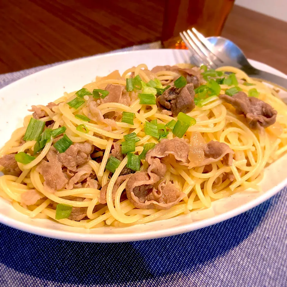 牛丼リメイク！ガーリックバターパスタ🍝|はるさん