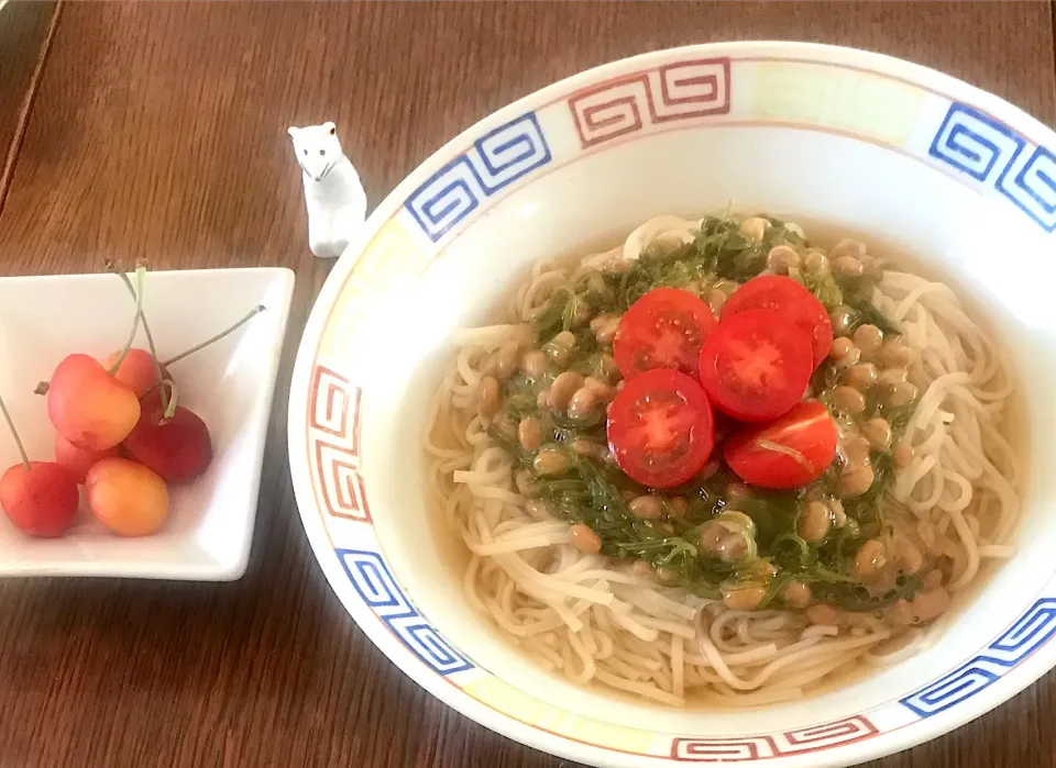 Snapdishの料理写真:ブランチ #納豆めかぶ麺|小松菜さん