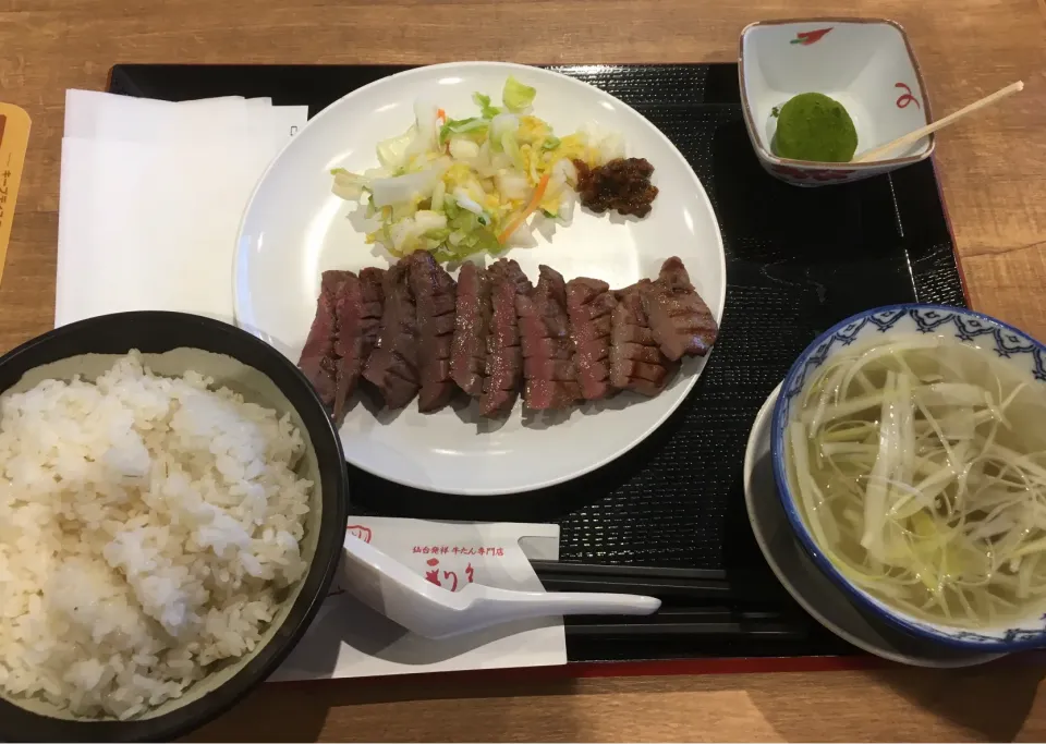 Snapdishの料理写真:牛タン炭火焼利久　イオン幕張新都心で|フージさん