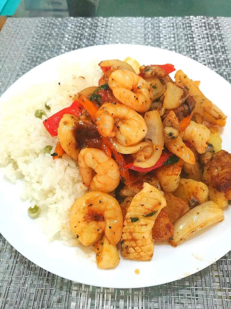 Saltado de Mariscos|Juan Yabikuさん