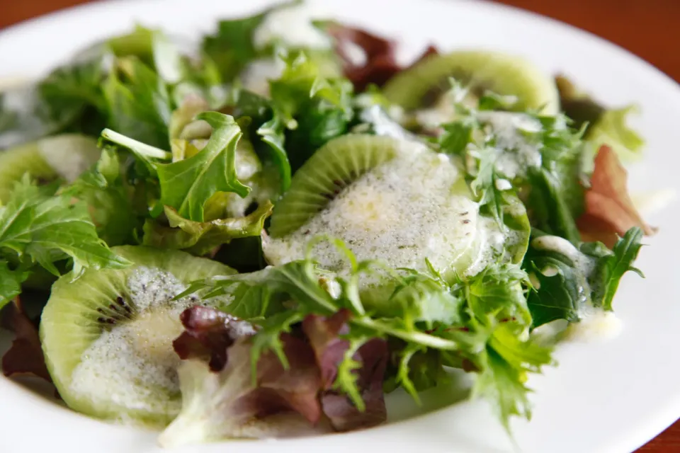 キウイ サラダ🥗ヨーグルトドレッシング　Kiwi salad, yogurt dressing|マユマユさん