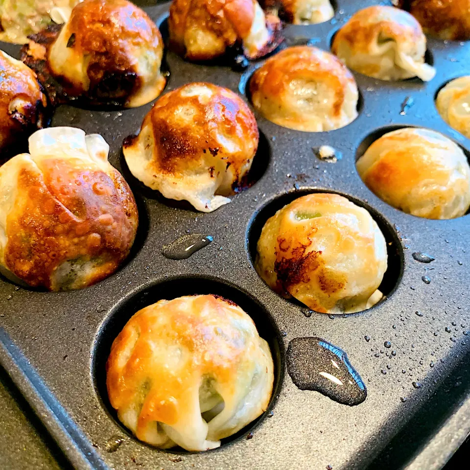 カリッと焼きたくてクルッと丸く🐙まるでたこ焼きじゃないかぁーー🥟でも餃子だよ(笑)|いちごさん