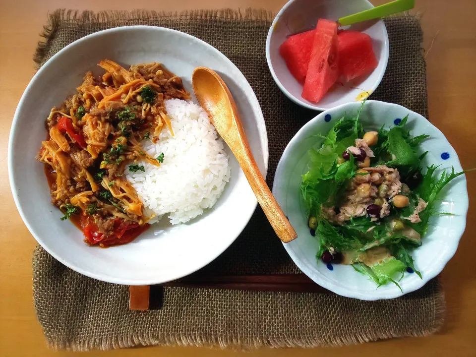 ミニトマトとエノキのキーマカレー🍅|真希さん