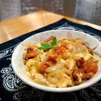 【部活男子が】残り物の唐揚げをリメイクして、親子丼【作ってみた！】|あきとさん