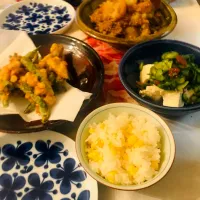 Snapdishの料理写真:とうもろこしご飯といんげんととうもろこしのミモザ風天ぷら|nipe85さん