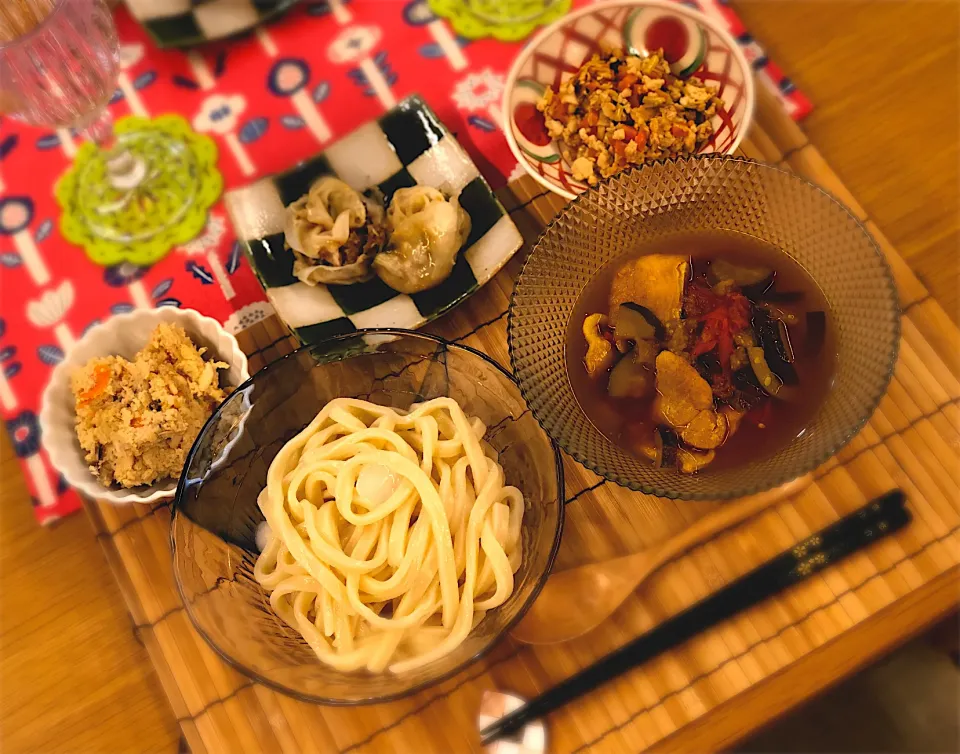 夏野菜カレーつけ汁うどん おから 炒り豆腐 餃子|nana 🍅さん