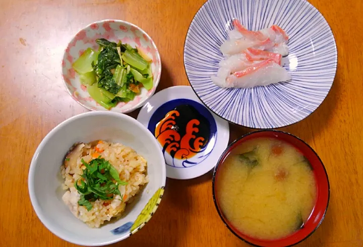 ６月１４日　めかじきの炊き込みごはん　鯛のお刺身　チンゲン菜の蒸し物　なめことわかめのお味噌汁|いもこ。さん