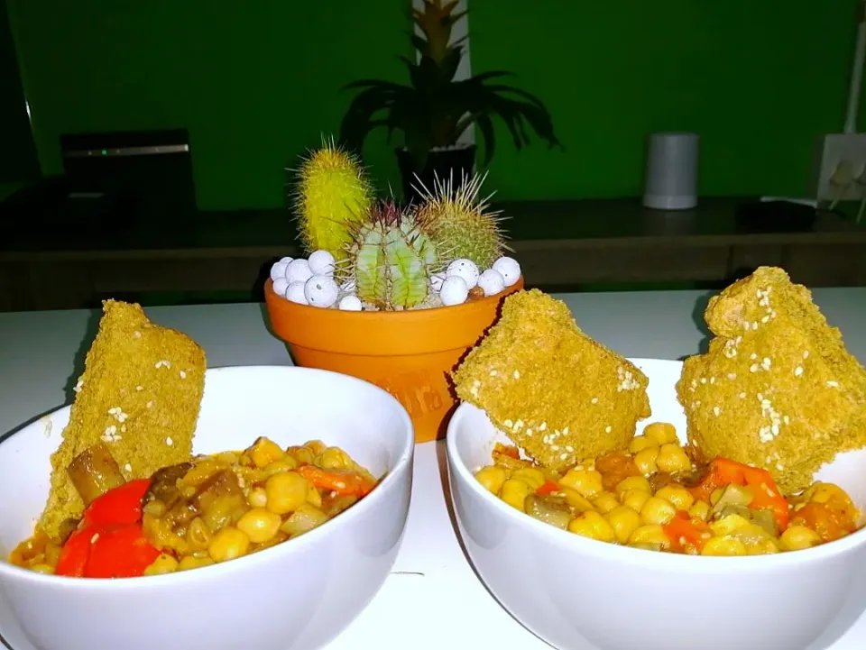 Spicy cheakpeas mushroom red pepper stew and Spelt flour bread sticks 🤤🤤🤤|Deeさん