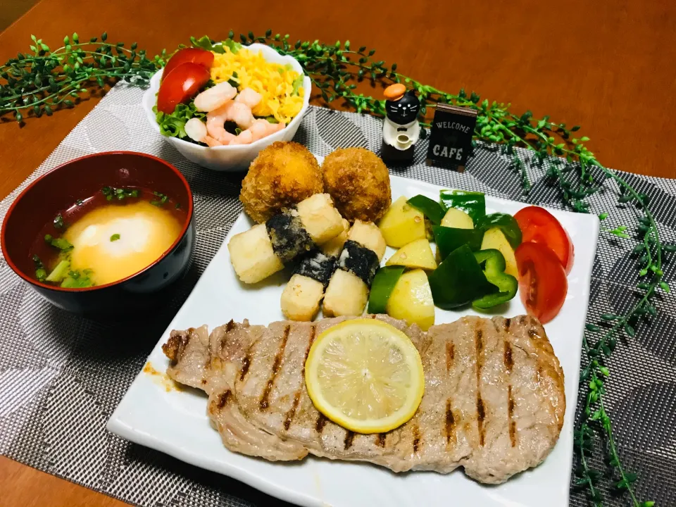 Snapdishの料理写真:「ステーキ🥩」|バシュランさん