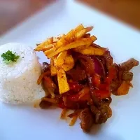 Lomo Saltado Peruano|Los Panes de la Playaさん