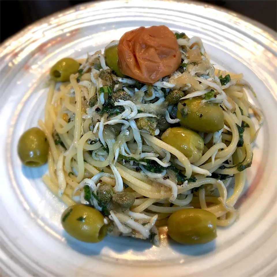 ベネチア風玉ねぎとアンチョビのパスタ、しらす出汁と紀州南高梅入り🍝|buhizouさん