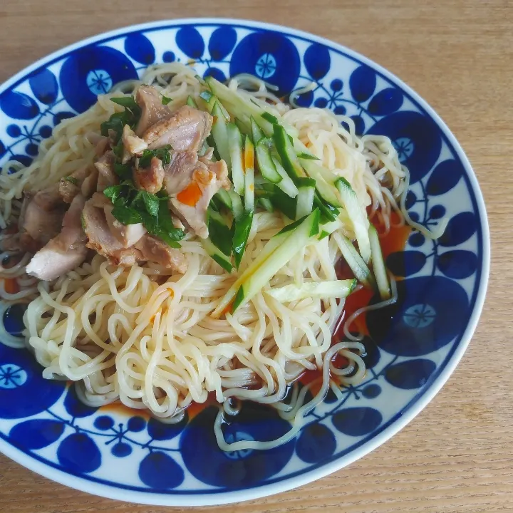 Snapdishの料理写真:冷やし中華　昨夜の残りの照り焼きチキンをトッピング!!|takakoさん