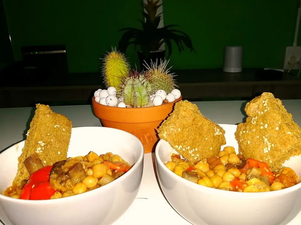 Snapdishの料理写真:Spicy cheakpeas mushroom red pepper stew and Spelt flour bread sticks 🤤🤤🤤|Deeさん