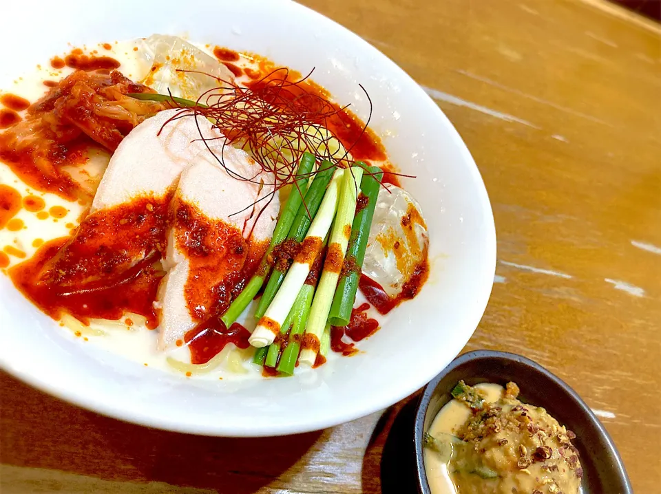 辛旨豆乳涼麺　味変坦々玉付き|ガラクタさん