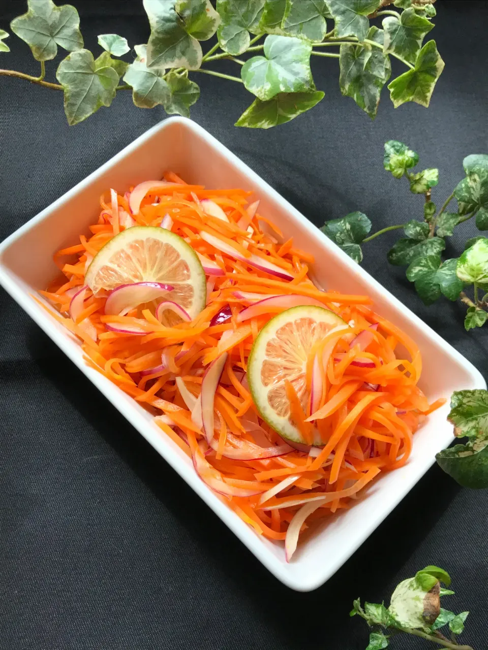 🥕🥗今日のサラダはフランス風キャロットラペではなくチョット アジアンな人参サラダ🥕🥗|Hollyさん