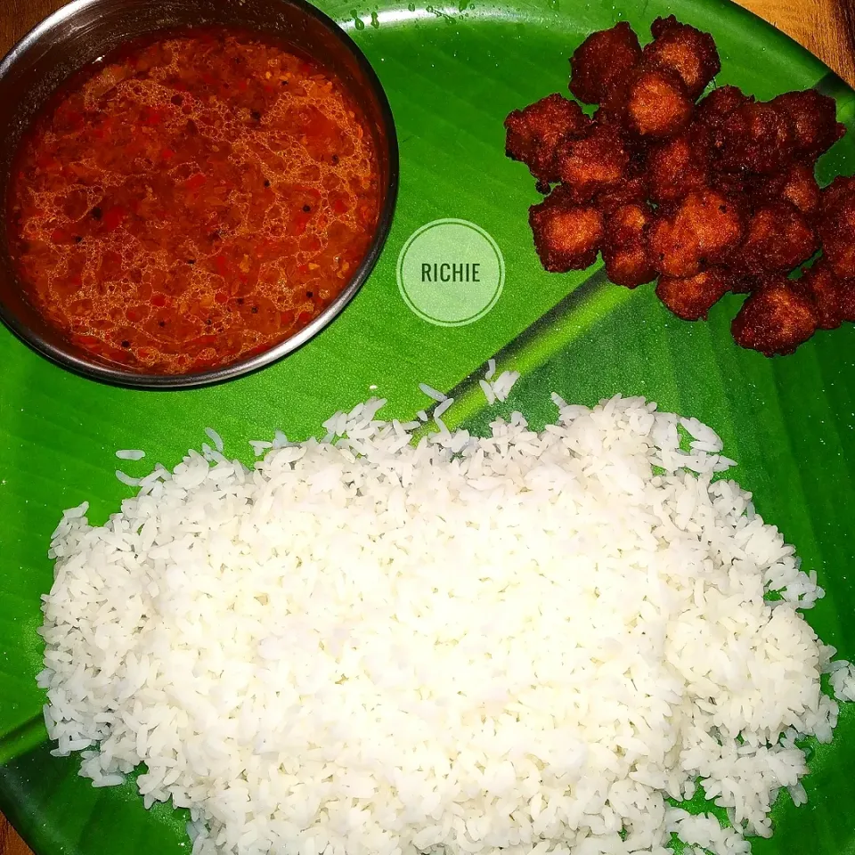 Rice with Tomato Rasam and Fried Soyachunks|Richieさん