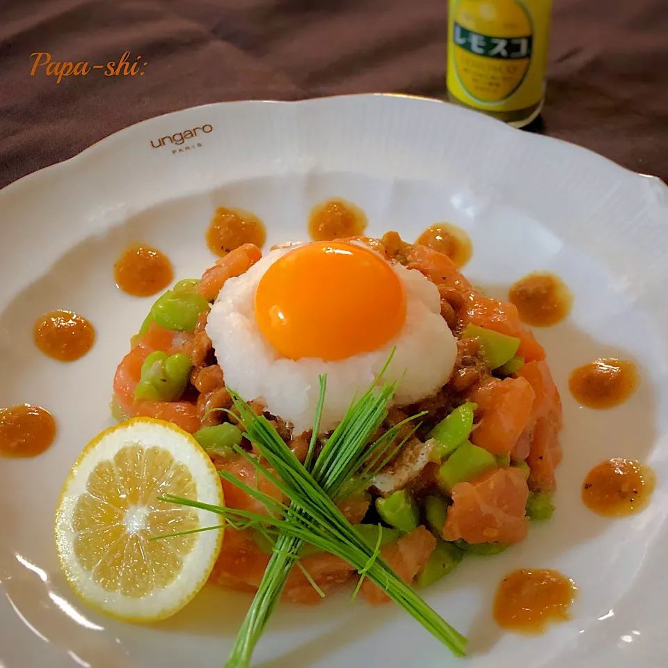 Snapdishの料理写真:サーモンと空豆の味噌たたき おろし納豆のせ😋|パパ氏さん