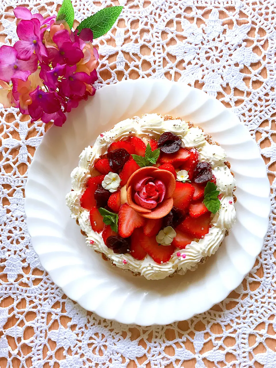 sakurakoさんの料理 苺のタルト🍓♪ヽ(´▽｀)/ 母の誕生日に作りました　ハピバ|とんちんさん