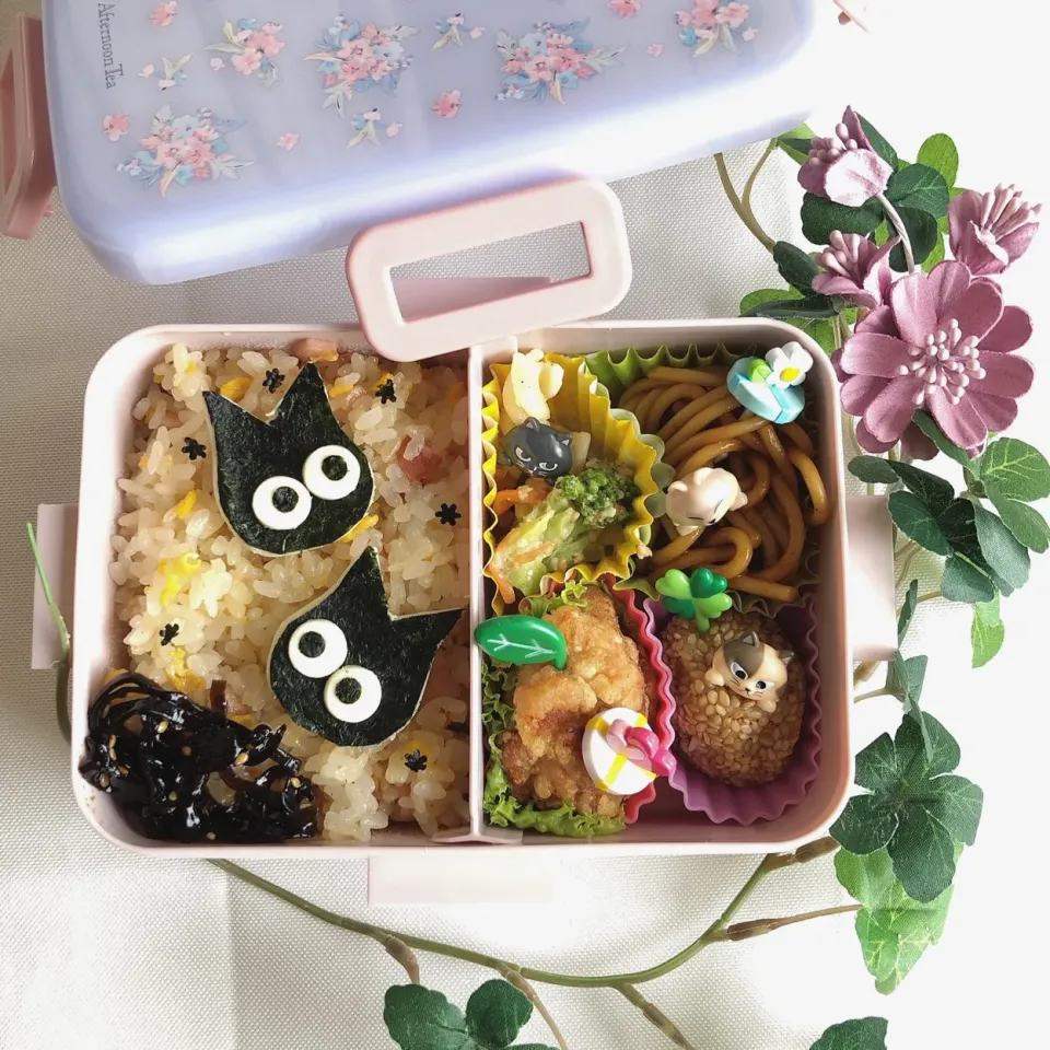 Snapdishの料理写真:6/16❤︎娘のお昼休みチャーハン弁当❤︎
おはようございます🌱朝から蒸し暑いですね…暑くなりそうだな
今日も良い一日になりますように…✨|Makinsさん