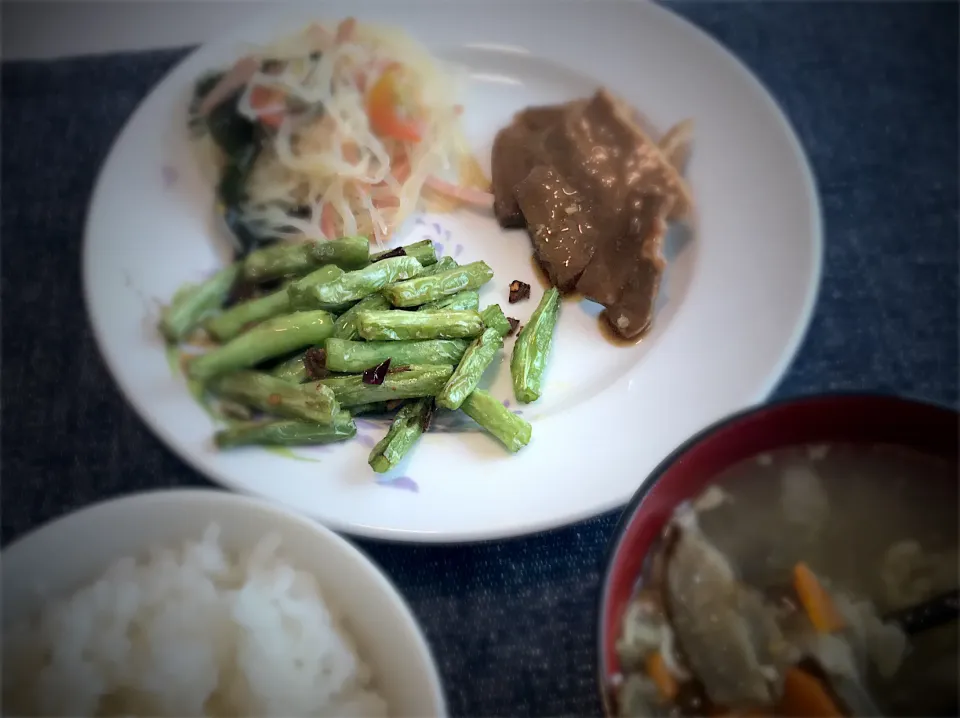 ごはん、具だくさん豚汁、豚バラの青唐辛子煮、インゲンのペペロン炒め、春雨サラダ|mayさん