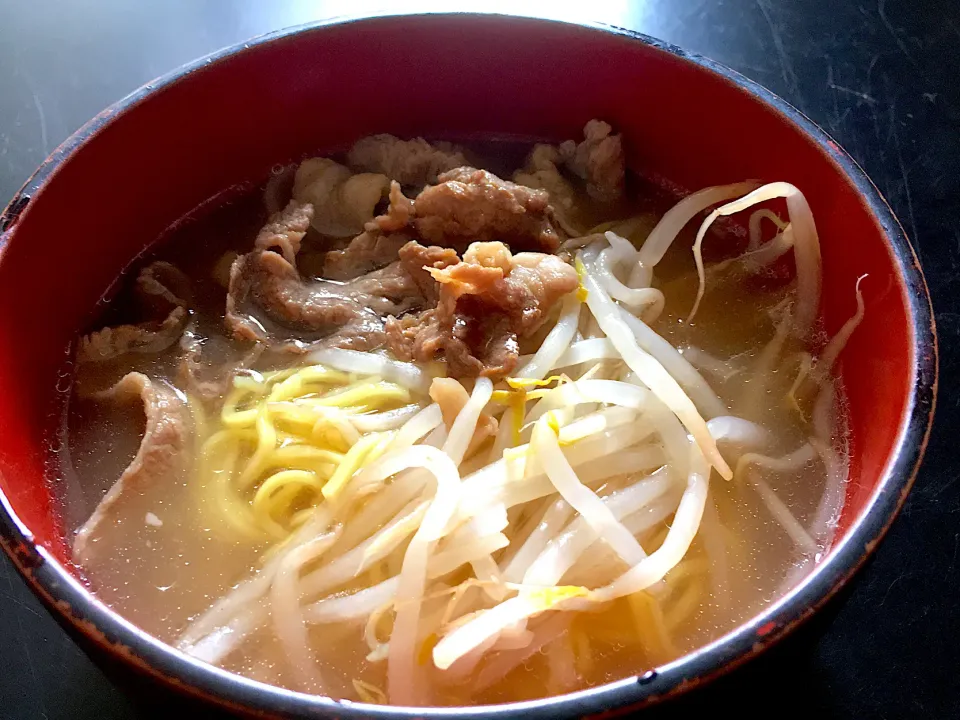 Snapdishの料理写真:夜勤明け豚小間肉で時短自家製焼豚麺（塩)|Tarou  Masayukiさん